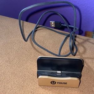 iPhone stand charger